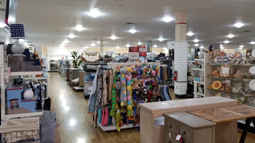 Department Store «T.J. Maxx & HomeGoods», reviews and photos, 103 S Mt Juliet Rd #610, Mt Juliet, TN 37122, USA