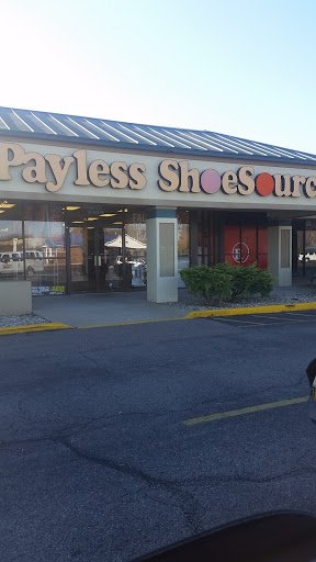 Payless ShoeSource, 910 Green Blvd, Aurora, IN 47001, USA, 