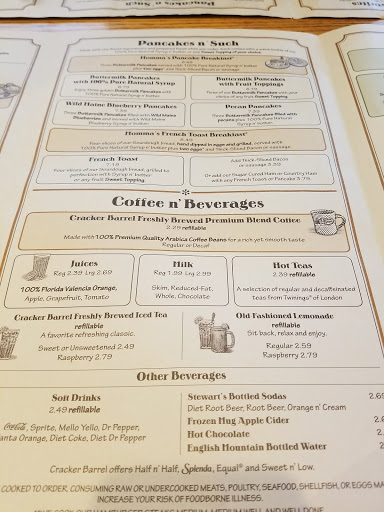 American Restaurant «Cracker Barrel Old Country Store», reviews and photos, 200 Cracker Barrel Dr, Clarksville, TN 37040, USA