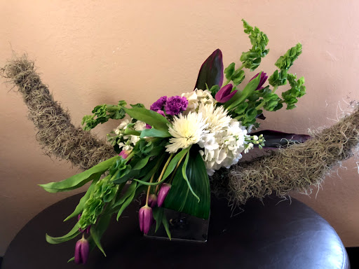 Florist «Platform 322», reviews and photos, 322 W Main St, Lexington, IL 61753, USA