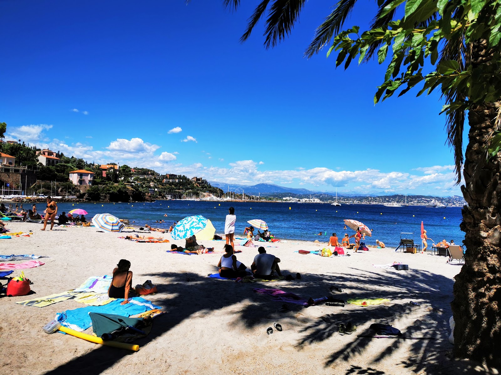 Suveret beach'in fotoğrafı ve güzel manzarası