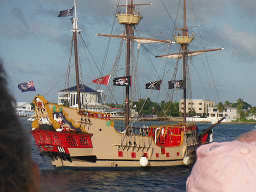 Grocery Store «Grocery Outlet Bargain Market», reviews and photos, 878 Molalla Ave, Oregon City, OR 97045, USA