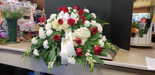 Florist «Foti Flowers At Yuess Gardens», reviews and photos, 406 3rd St, Newburgh, NY 12550, USA