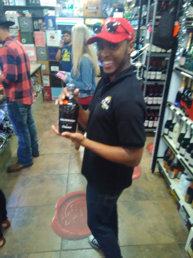 Wine Store «Luekens Liquors», reviews and photos, 4643 W Kennedy Blvd, Tampa, FL 33609, USA