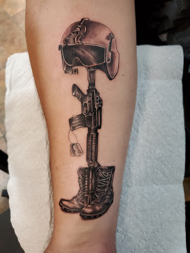 Tattoo Shop «M & M Tattooing», reviews and photos, 801 W Lancaster Ave, Downingtown, PA 19335, USA