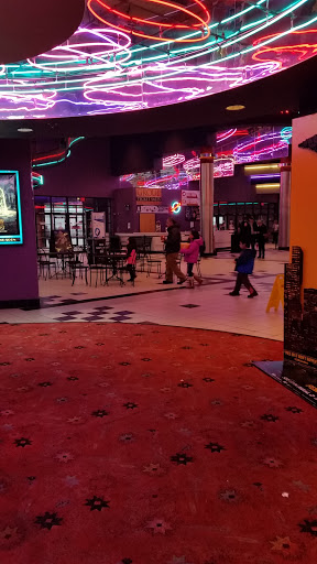 Movie Theater «Regal Cinemas Round Lake Beach 18», reviews and photos, 550 E Rollins Rd, Round Lake Beach, IL 60073, USA