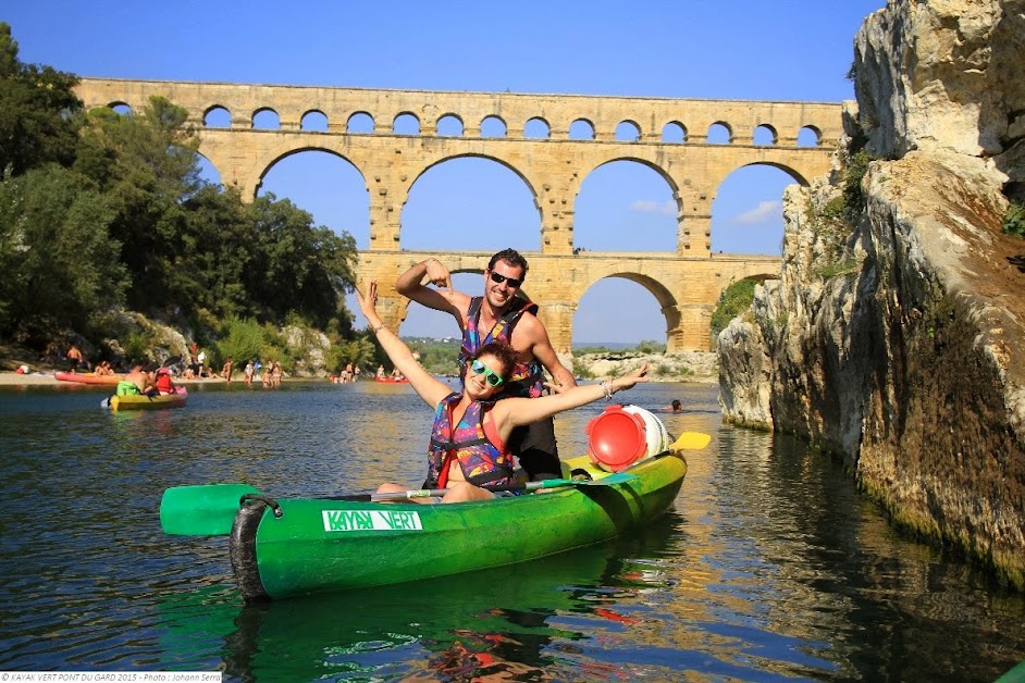 Kayak Vert Pont du Gard - Canoë Collias Gardon - Parking à l'entrée du village à Collias (Gard 30)