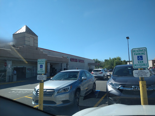 Supermarket «Giant Eagle Supermarket», reviews and photos, 700 Moraine Pointe Plaza, Butler, PA 16001, USA