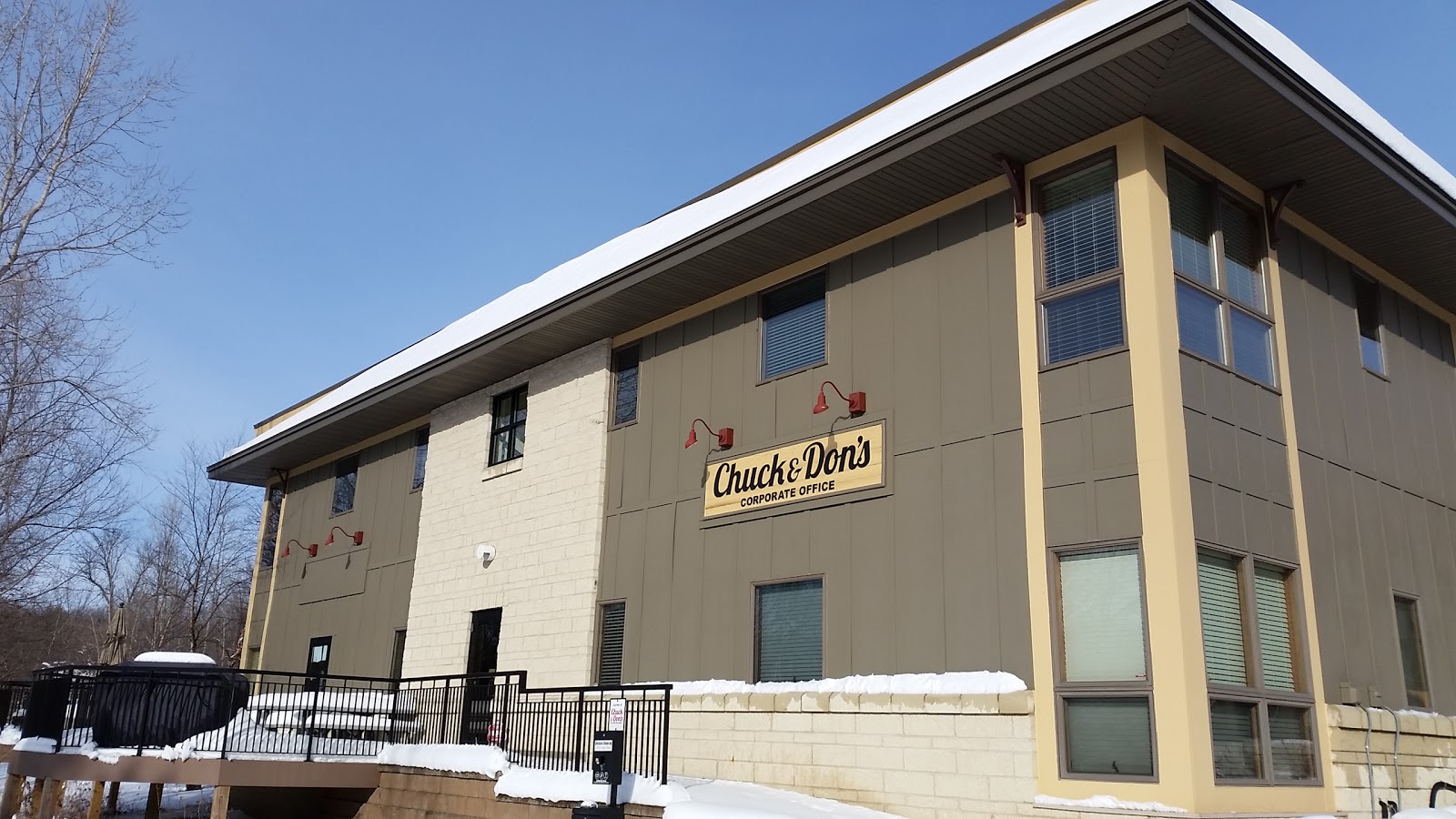 Chuck & Don'S Pet Food & Supplies