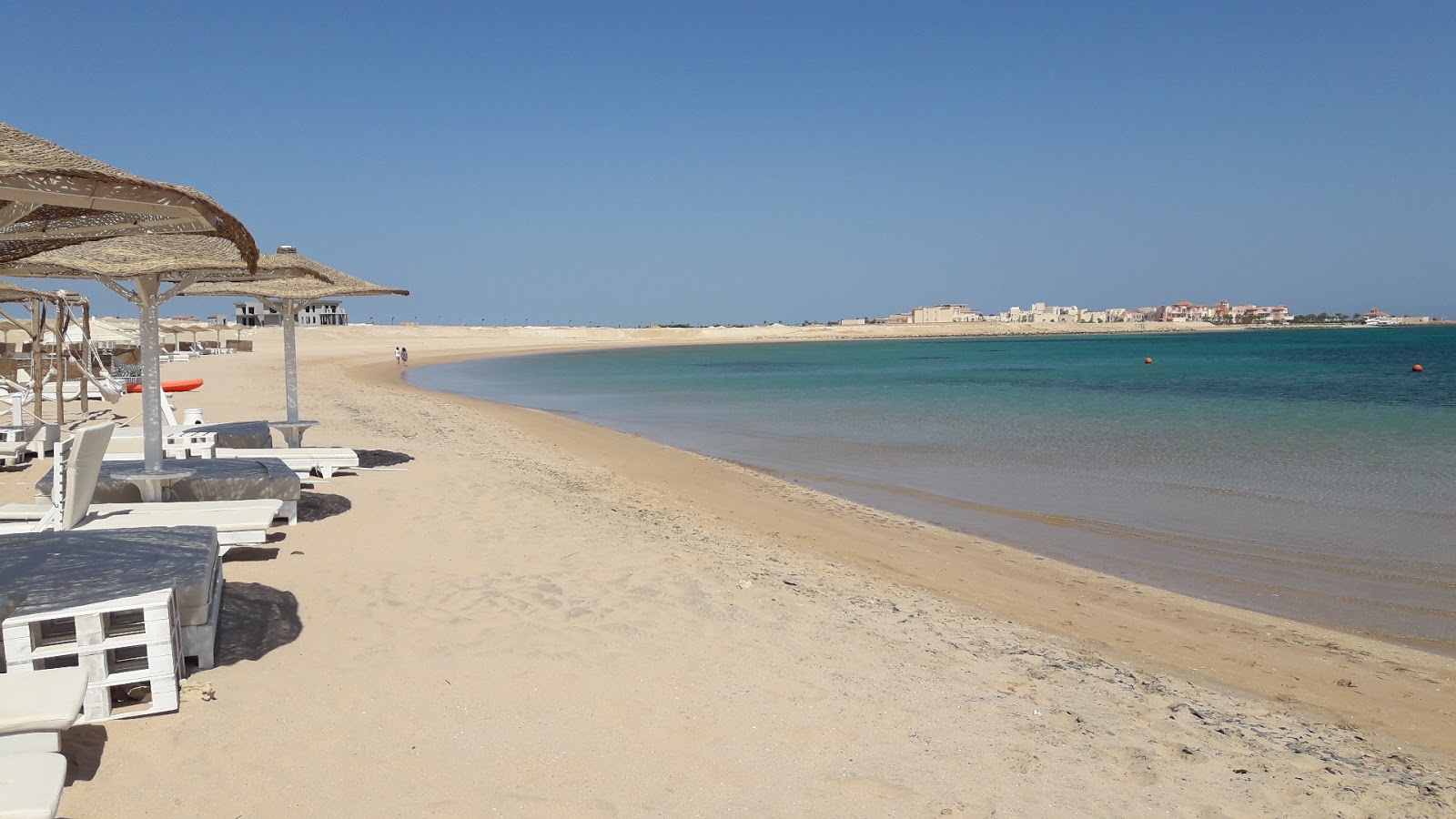 Fotografija White beach z svetel pesek površino