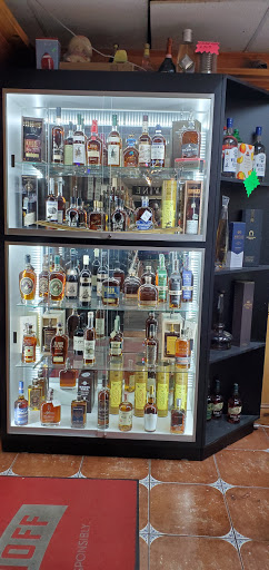 Liquor Store «Decatur Wine & Spirits», reviews and photos, 1789 Lawrenceville Hwy, Decatur, GA 30033, USA