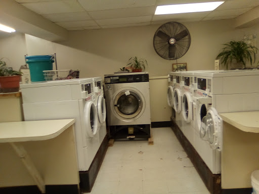 Laundromat «One Stop», reviews and photos, 1067 S Main St, Cheshire, CT 06410, USA