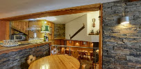 Atmosphère du Restaurant familial La Raclette à Isola - n°10