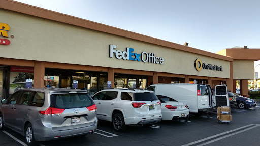 FedEx Office Print & Ship Center, 5575 Sepulveda Blvd, Culver City, CA 90230, USA, 