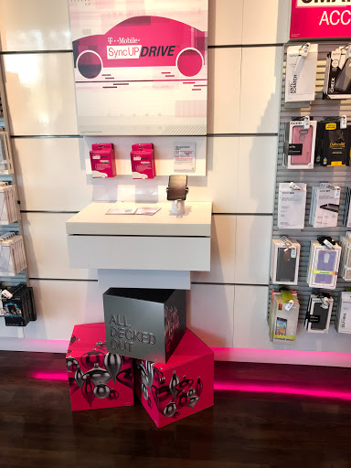 Cell Phone Store «T-Mobile», reviews and photos, 35020 Newark Blvd, Newark, CA 94560, USA