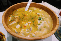 Soupe de poulet du Restaurant de spécialités du Sichuan (Chine) Restaurant Sichuan 川里川外 à Paris - n°2