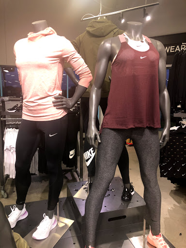 Sporting Goods Store «Nike Factory Store», reviews and photos, 5195 Factory Shops Blvd, Ellenton, FL 34222, USA