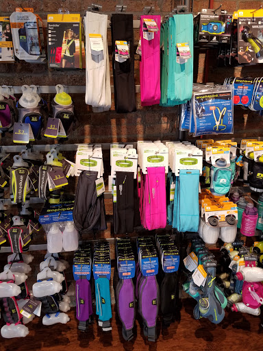 Sporting Goods Store «Fleet Feet Sports - Old Town», reviews and photos, 1620 N Wells St, Chicago, IL 60614, USA