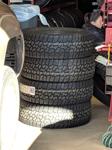 Tire Shop «Discount Tire Store - Arvada, CO», reviews and photos, 5330 Wadsworth Bypass, Arvada, CO 80002, USA
