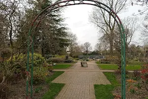 High Crompton Park image