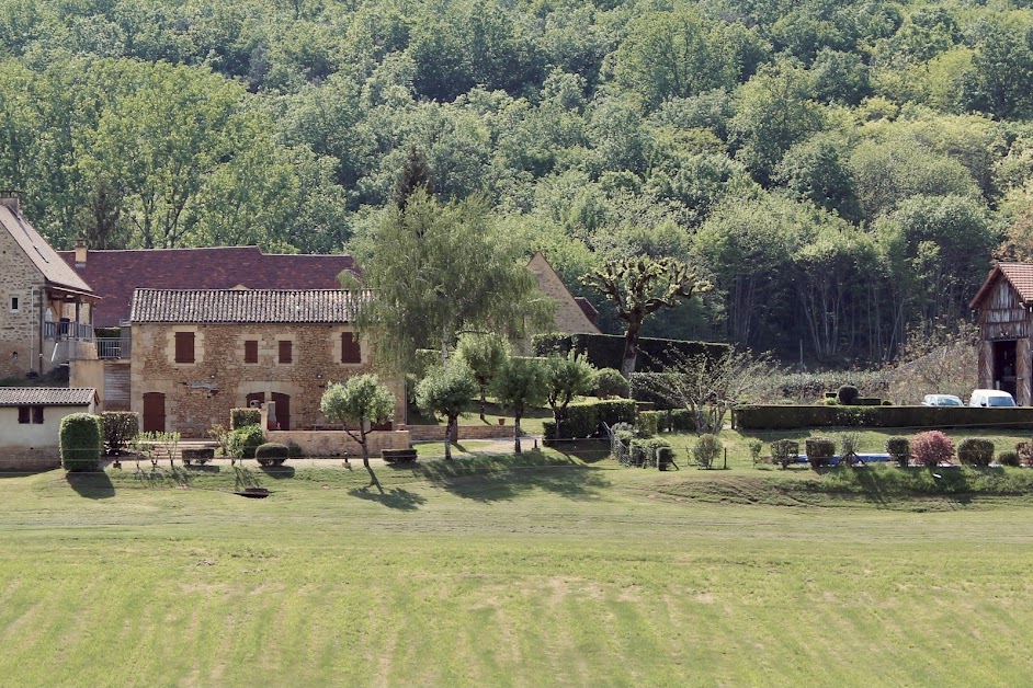 Hameau Cureboursil: Gîte de caractère en campagne, piscine chauffée, proche Sarlat et Grottes Lascaux, Périgord Noir,Dordogne à Vitrac (Dordogne 24)