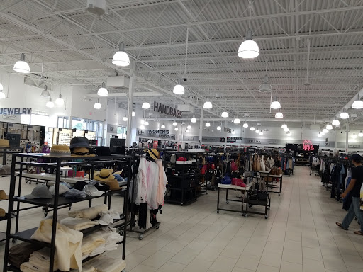 Department Store «Saks OFF 5TH», reviews and photos, 3885 Eagan Outlets Pkwy, Eagan, MN 55122, USA