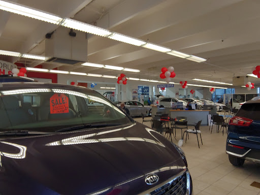 Car Dealer «World Car Kia South», reviews and photos, 7915 Interstate 35 Access Rd, San Antonio, TX 78224, USA