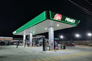 Gasolinera image