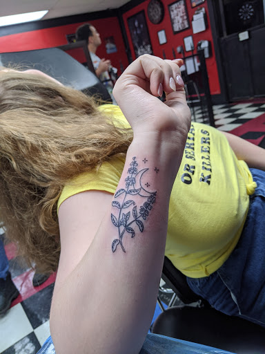 Tattoo Shop «Artistry In Motion», reviews and photos, 230 E Walnut St, North Vernon, IN 47265, USA