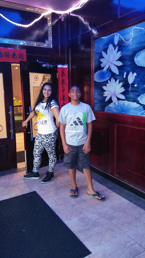 Shopping Mall «Prospect Plaza Shopping Center», reviews and photos, 18-54 Kane St, West Hartford, CT 06101, USA