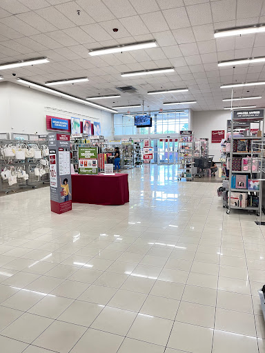 Clothing Store «Burlington Coat Factory», reviews and photos, 5737 NW 7th St, Miami, FL 33126, USA