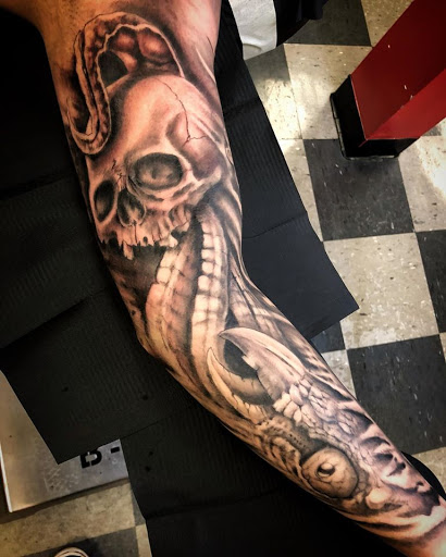 Tattoo Shop «Lucky DeVille Tattoo Co.», reviews and photos, 2333 Niagara Falls Blvd, Amherst, NY 14228, USA