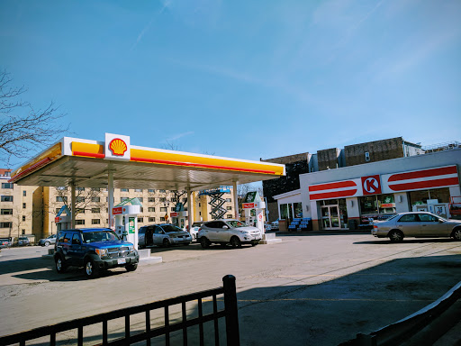 Gas Station «Circle K», reviews and photos, 801 W Addison St, Chicago, IL 60613, USA