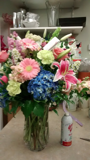 Florist «Up-Towne Flowers & Gift Shoppe», reviews and photos, 2145 W Dublin Granville Rd, Worthington, OH 43085, USA