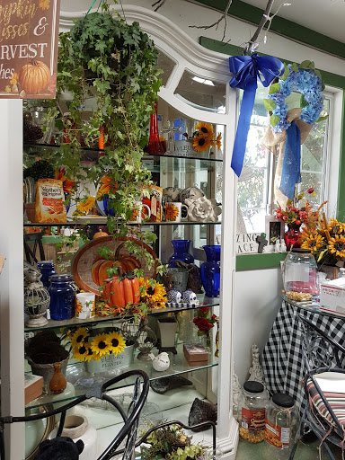 Florist «Sequoia Flowers Produce & More», reviews and photos, 20940 Ave 296, Exeter, CA 93221, USA