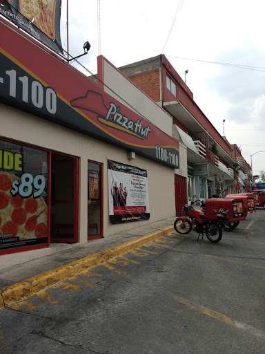 Pizza Hut Satelite Musicos