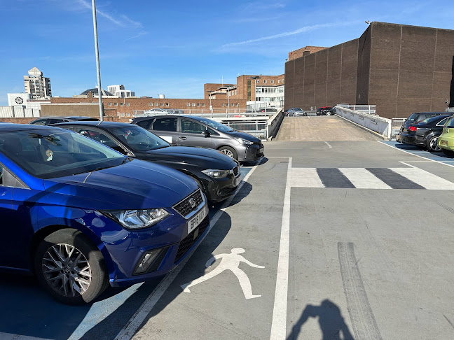 Comments and reviews of Barracks Car Park