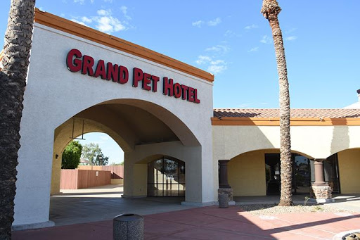 Grand Pet Hotel
