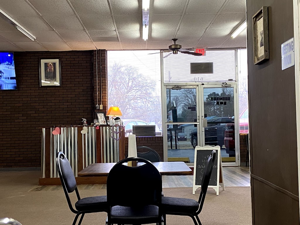 Apache's Grill 72143