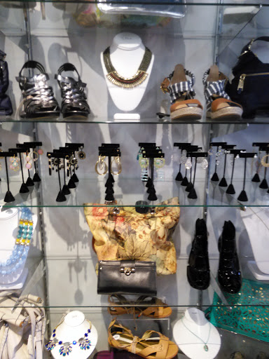 Consignment Shop «Current Boutique - Modern Consignment», reviews and photos, 1009 King St, Alexandria, VA 22314, USA