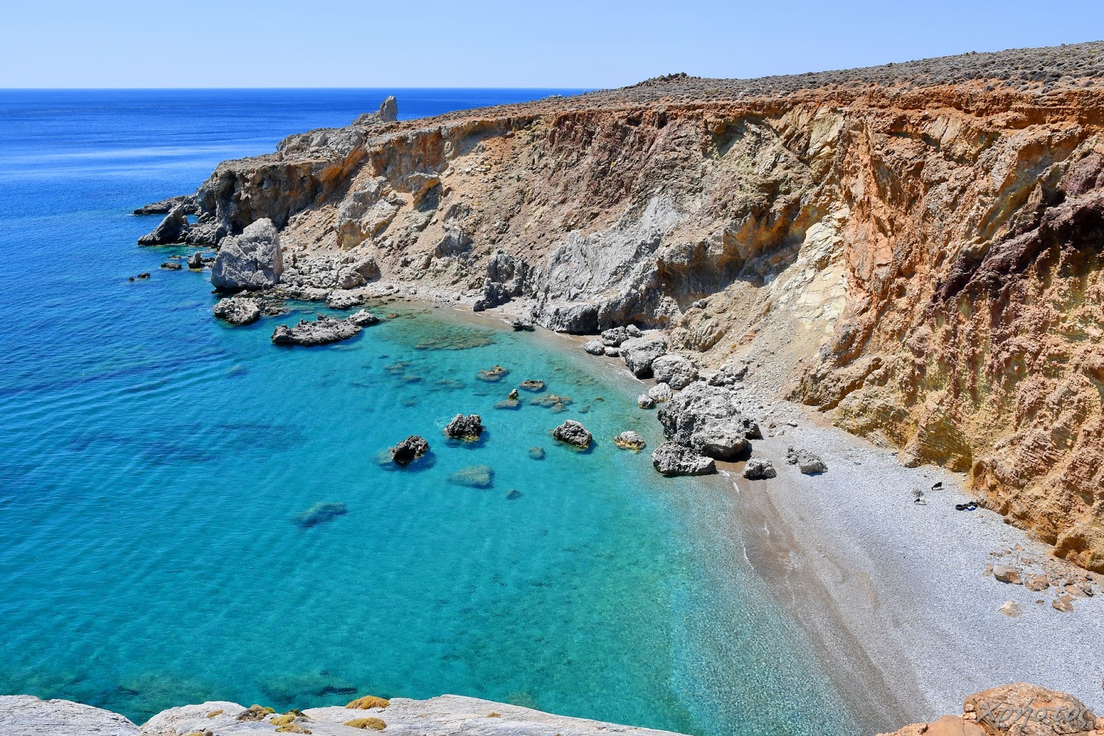 Foto von Agios Nikitas beach mit grauer kies Oberfläche