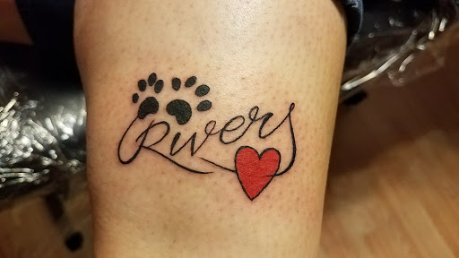 Tattoo Shop «A Thin Line Tattoo», reviews and photos, 9 E Wilson St, Batavia, IL 60510, USA