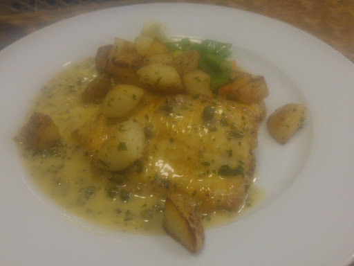 Fine Dining Restaurant «Sonoma Wine Shop / La Bodega Kitchen», reviews and photos, 2295 Gravenstein Hwy S, Sebastopol, CA 95472, USA