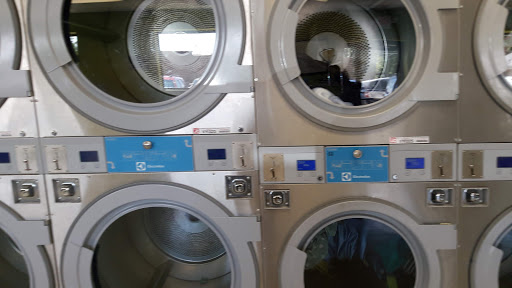 Laundromat «St. Clair Shores Electrolux Express Coin Laundromat», reviews and photos, 27520 Harper Ave, St Clair Shores, MI 48081, USA