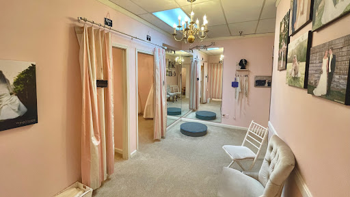 Bridal Shop «The Bridal Suite of Louisville», reviews and photos, 9948 Linn Station Rd, Louisville, KY 40223, USA