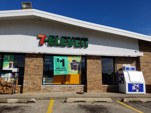 Convenience Store «7-Eleven», reviews and photos, 301 N Cass Ave, Westmont, IL 60559, USA