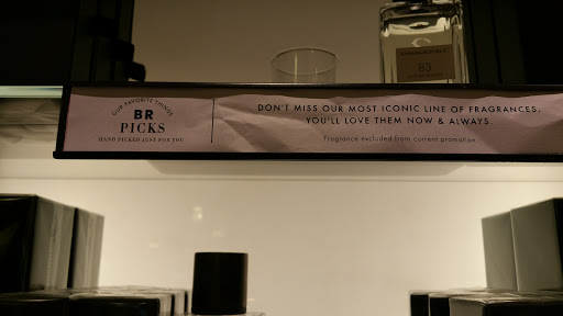 Clothing Store «Banana Republic», reviews and photos, 103 S Washington St, Naperville, IL 60540, USA