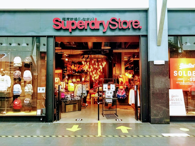 stores.superdry.com