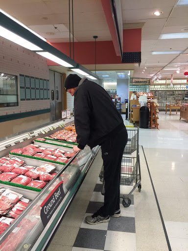 Grocery Store «Strack & VanTil Food Market», reviews and photos, 2168 W US Hwy 30, Valparaiso, IN 46385, USA