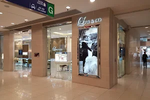 Love & Co. Gurney Plaza image